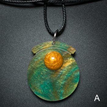 Circle Pendant in Green and Gold