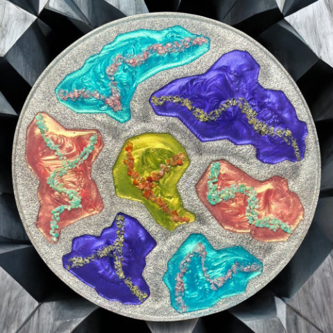 Geode Tray with Crystals Resin Pour Tutorial