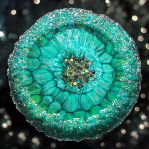 Green Turquoise Resin Pour in our Crystal Edge Round Mold