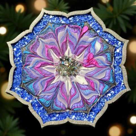 3D Bloom in our 8 inch Glossy Flower Border Tray Mold