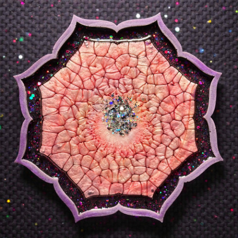 Crackle Effect Resin Tutorial in our Glossy Flower Border Tray Mold