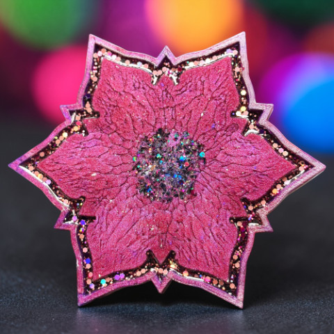 Using Resiners Crystal Clear Epoxy Resin in our Flower Border Tray Mold